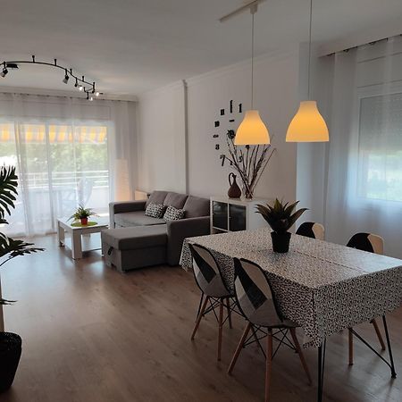 Apartamento Completo Muy Cerca Del Centro Ideal Para Familias Con Piscina Figueres (Girona) Exterior foto