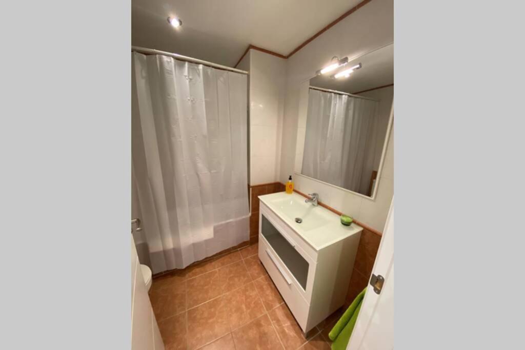 Apartamento Completo Muy Cerca Del Centro Ideal Para Familias Con Piscina Figueres (Girona) Exterior foto