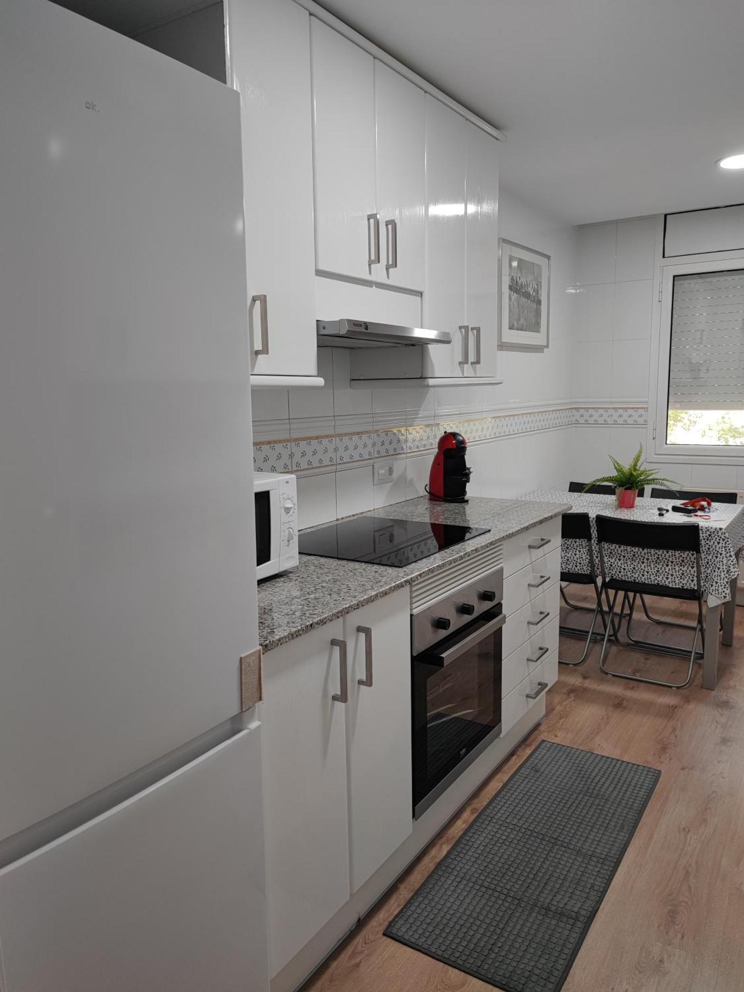 Apartamento Completo Muy Cerca Del Centro Ideal Para Familias Con Piscina Figueres (Girona) Exterior foto