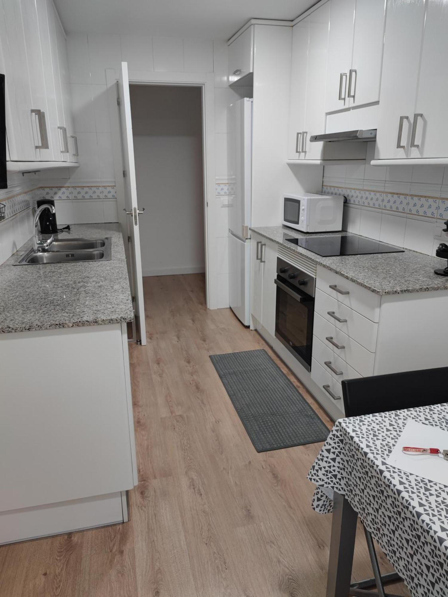 Apartamento Completo Muy Cerca Del Centro Ideal Para Familias Con Piscina Figueres (Girona) Exterior foto